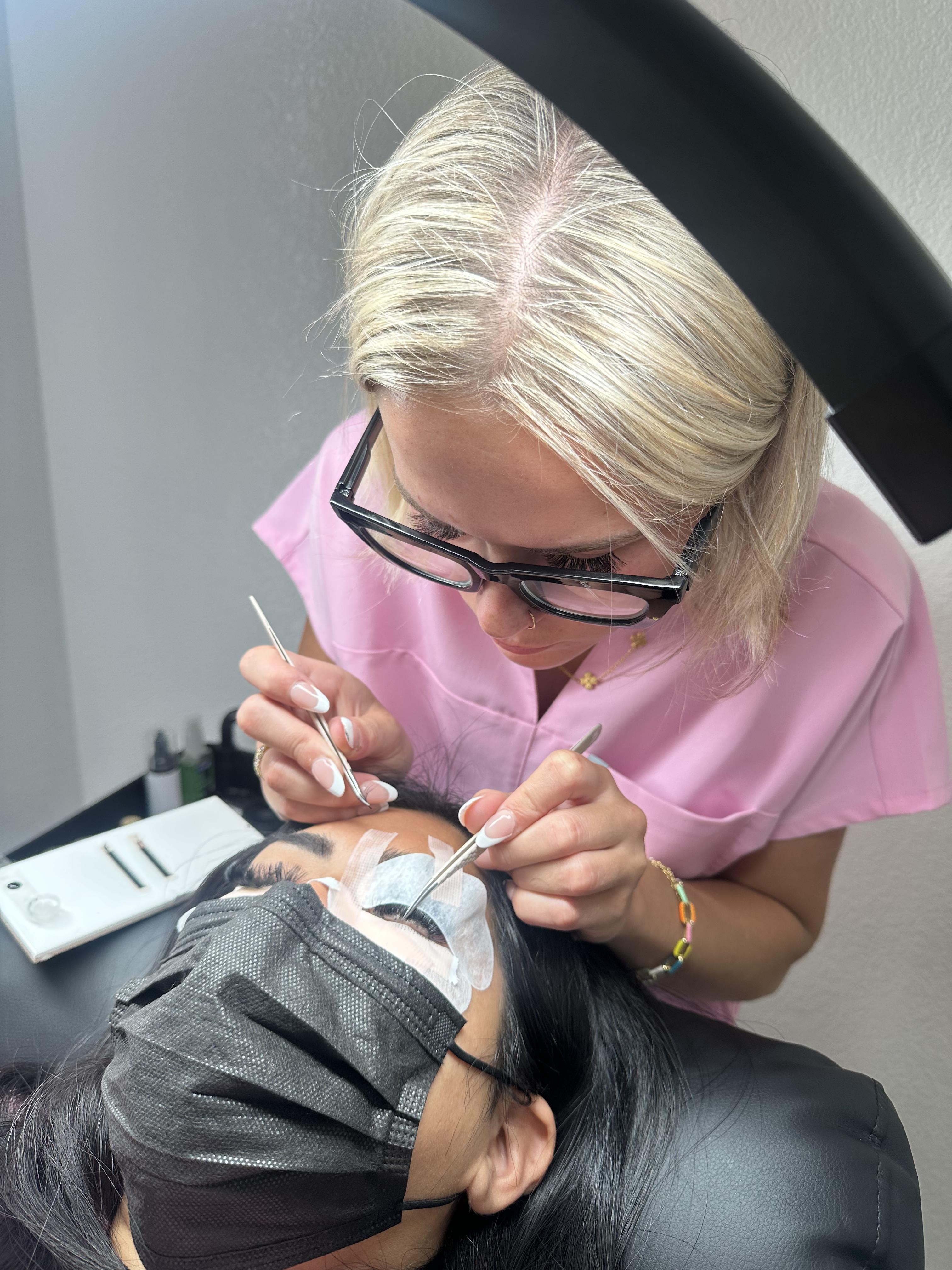 Precision volume lash work